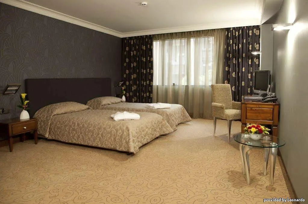 Rosslyn Thracia Hotel Sofia 4*,